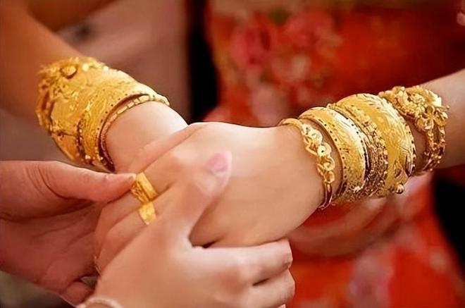 金价翻3倍三金成难题不是不想是结不起瓦力游戏app难怪大家不结婚！5年(图6)