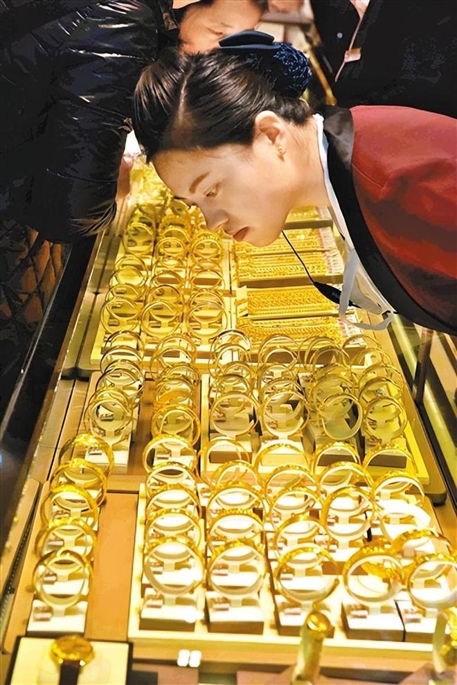 金价翻3倍三金成难题不是不想是结不起瓦力游戏app难怪大家不结婚！5年(图7)